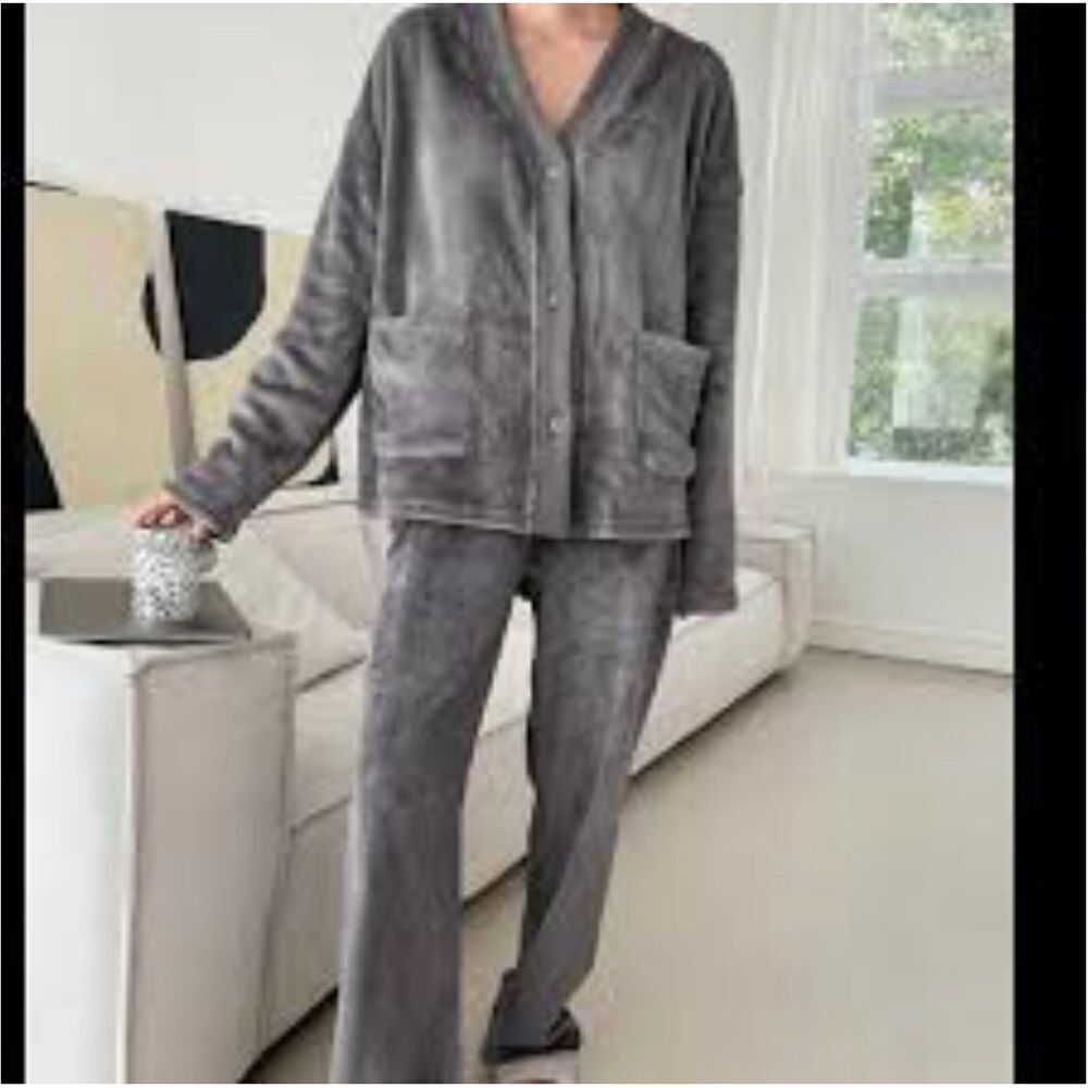 Dazy Gray Long Sleeve Top and Pants Size Medium